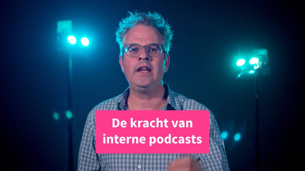 Presentator Hajo Magré met onder in beeld de tekst "De kracht van interne podcasts"